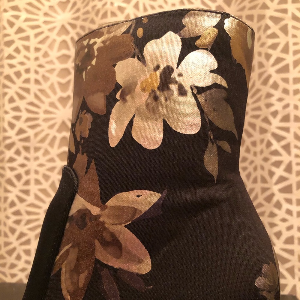 NWT Boutique Black Floral Print Metallic Booties - Picture 13 of 16